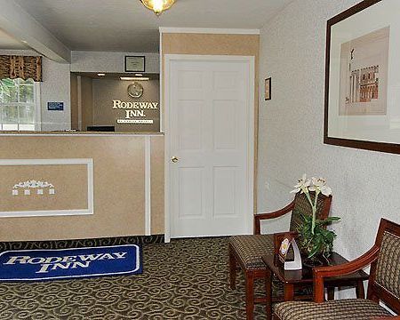 קולדווטר Rodeway Inn מראה פנימי תמונה