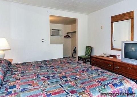 קולדווטר Rodeway Inn מראה חיצוני תמונה