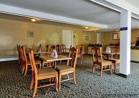 קולדווטר Rodeway Inn מראה חיצוני תמונה