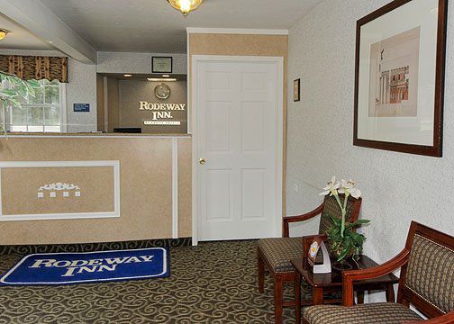 קולדווטר Rodeway Inn מראה פנימי תמונה